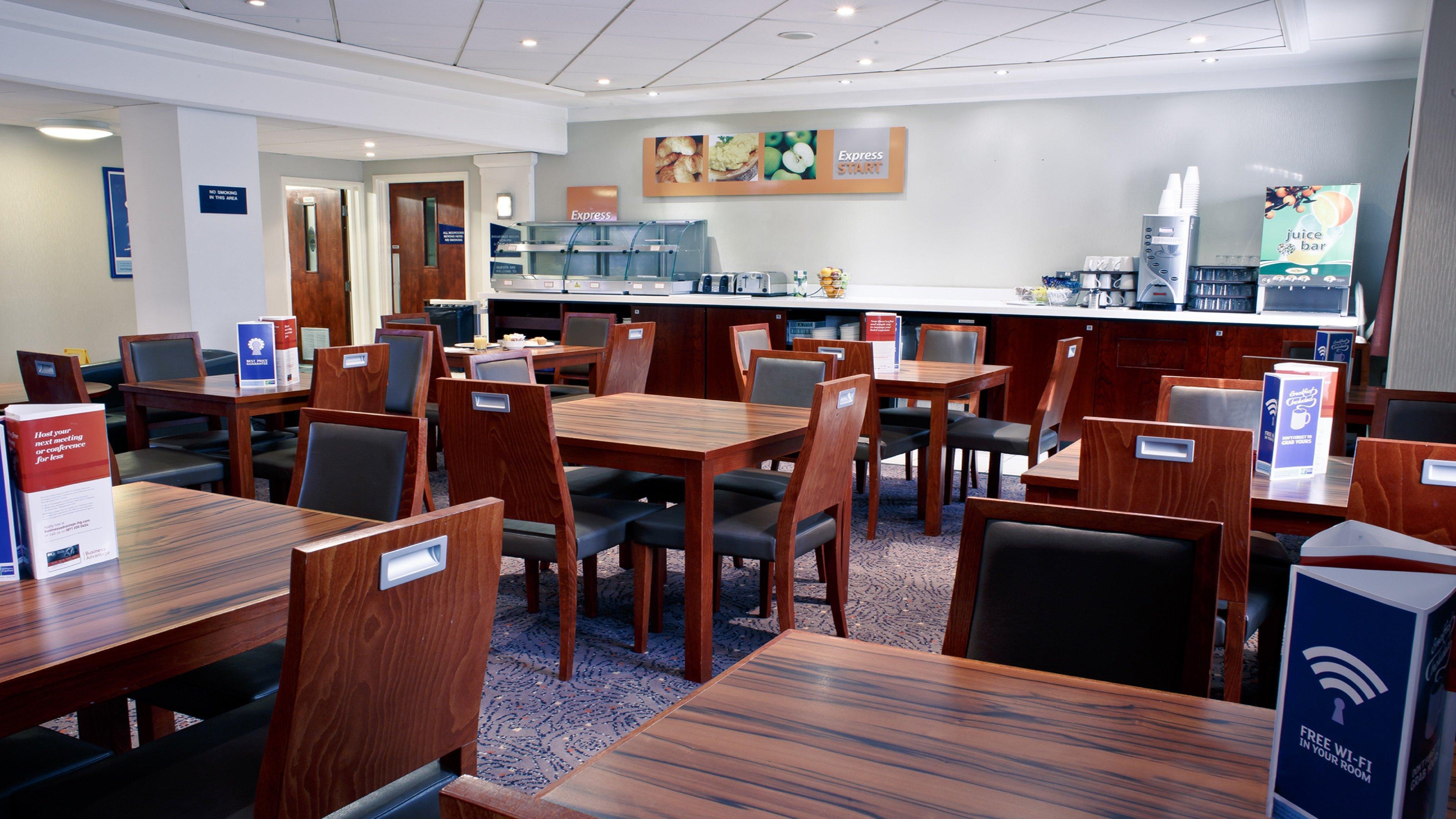 Holiday Inn Express Glenrothes By Ihg Exterior photo